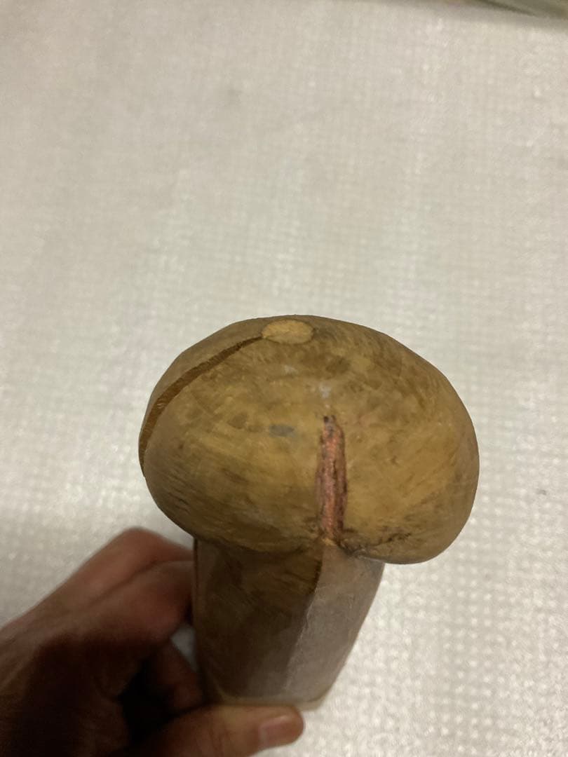 御神木・木製・縁起物。【木彫りですが、割れも御座います【長さ／20センチ程です】