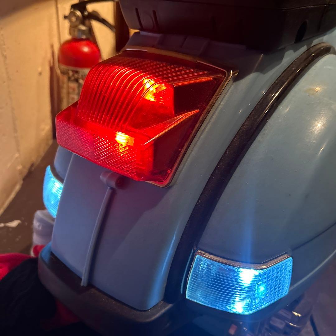 ベスパ　電動バイク　子供用　玩具　旧車　イタリア　お洒落