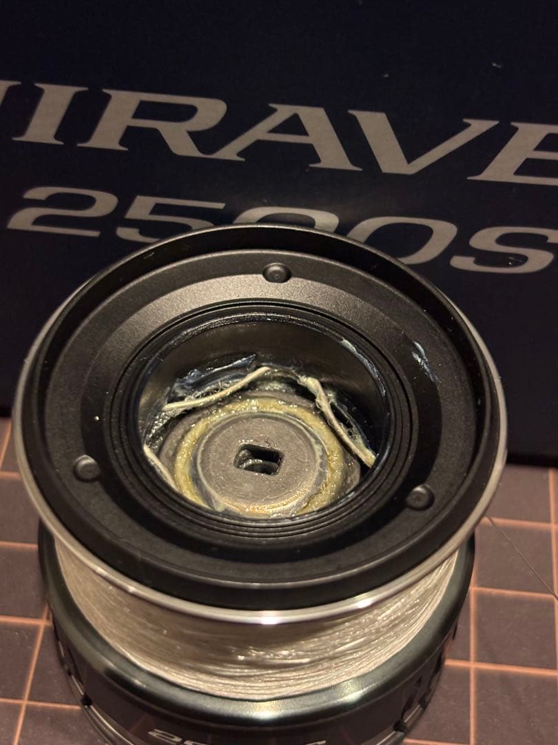 SHIMANO ミラベル 2500S スピニングリール　新品同様