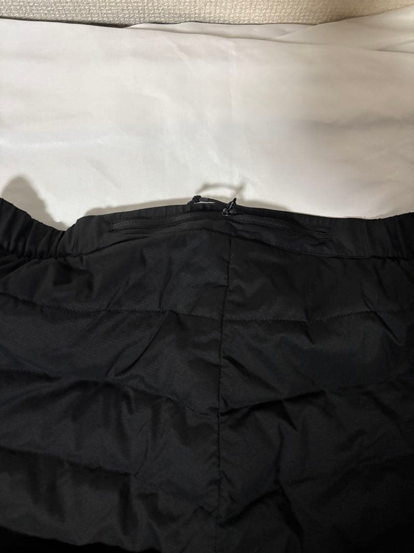 ザノースフェイス・ランニングダウンウェアNY82495レッドランロングパンツ黒Ｍ