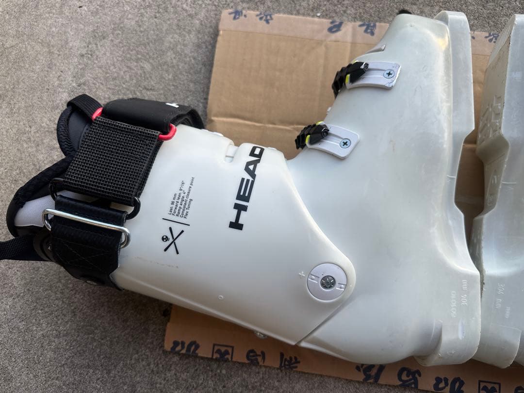 ヘッド　スキーブーツ　Raptor WCR140S 26.5cm