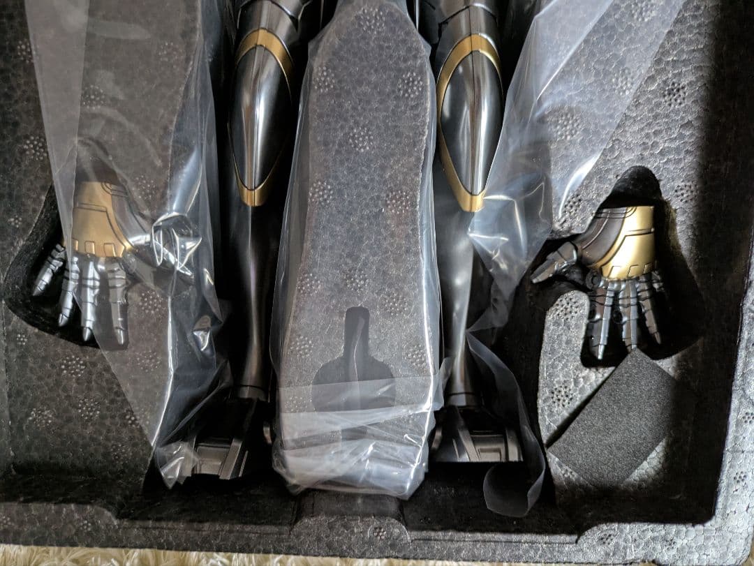 【美品】ホットトイズ　インフィニティ　ウルトロン　フィギュア