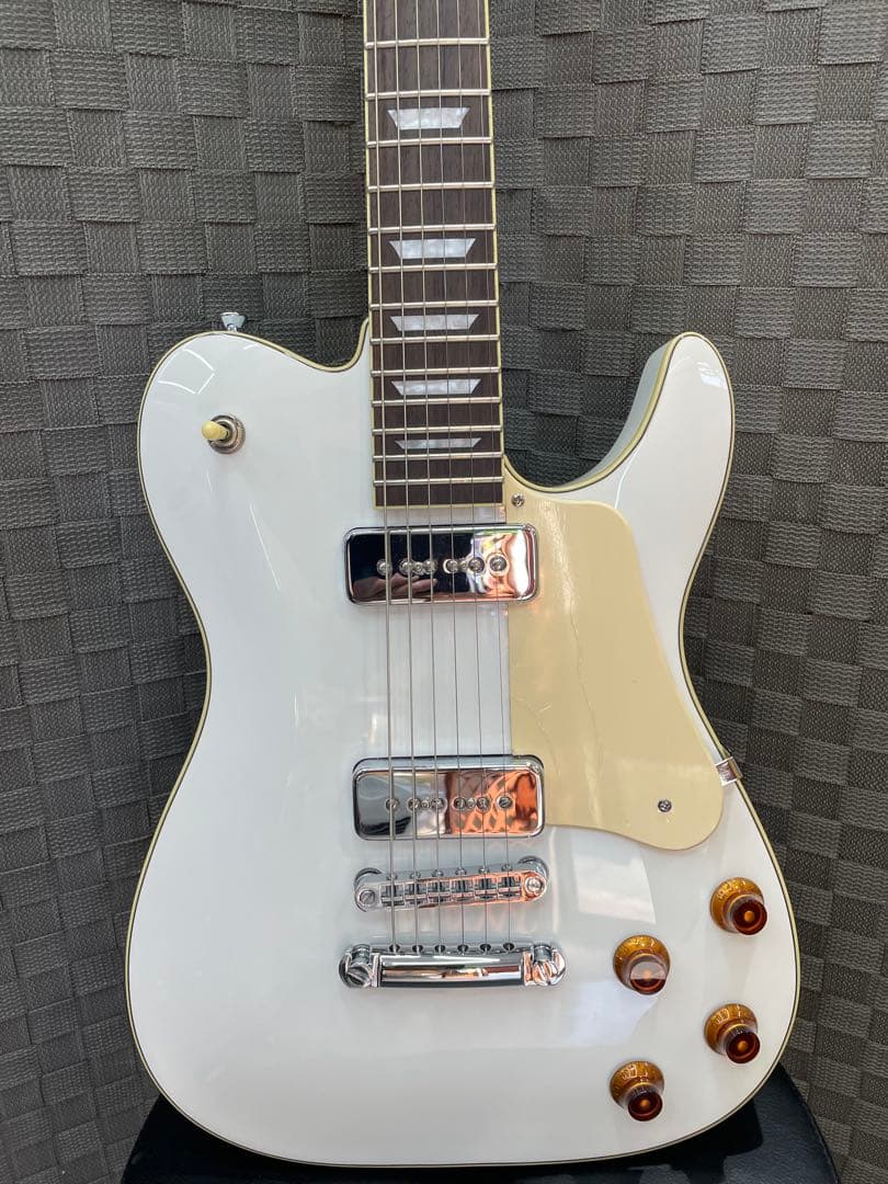 Bacchus BARON-STD/WH P90タイプピックアップ ケース付