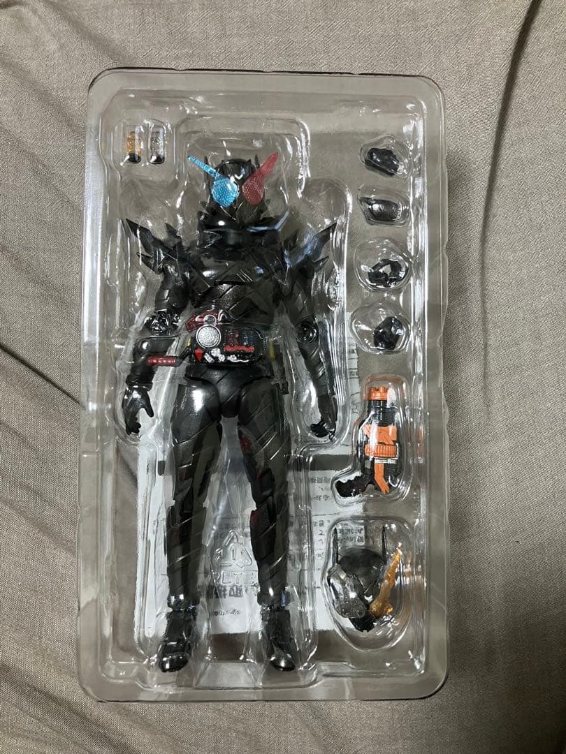 美品S.H.Figuarts 仮面ライダービルド ラビットタンクハザードフォーム