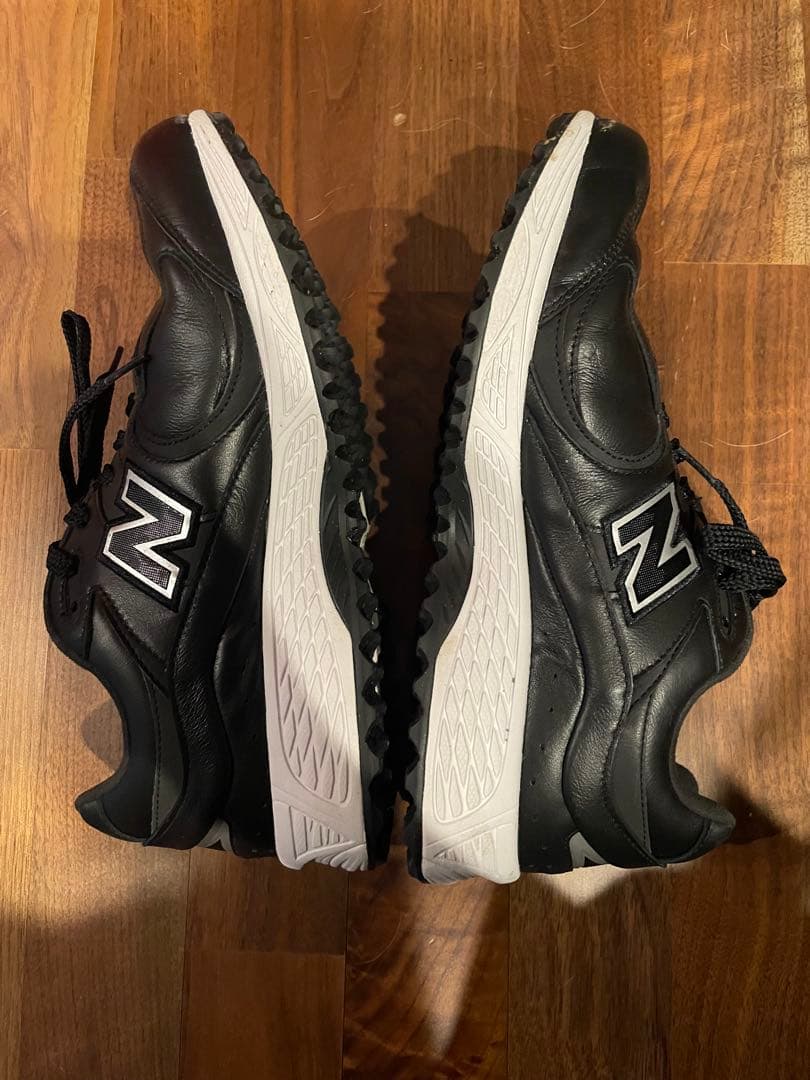 New Balance ゴルフシューズ ブラック2002 v1