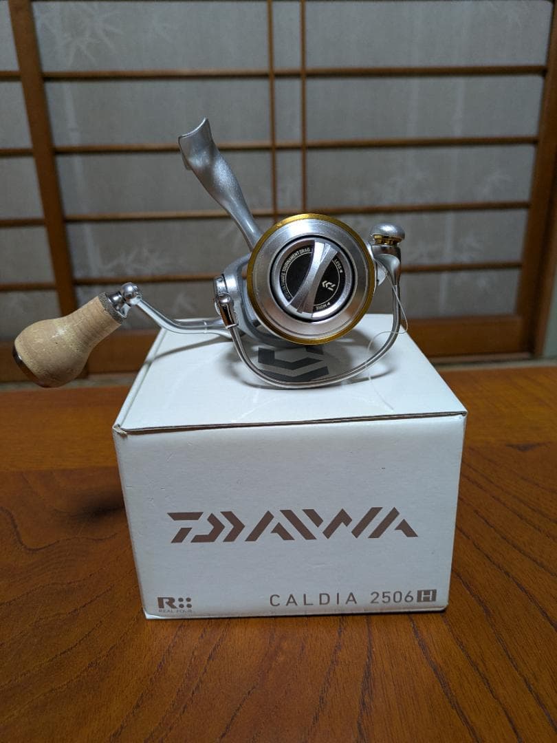 今週撤収　DAIWA CALDIA 2506H リール 元箱付き