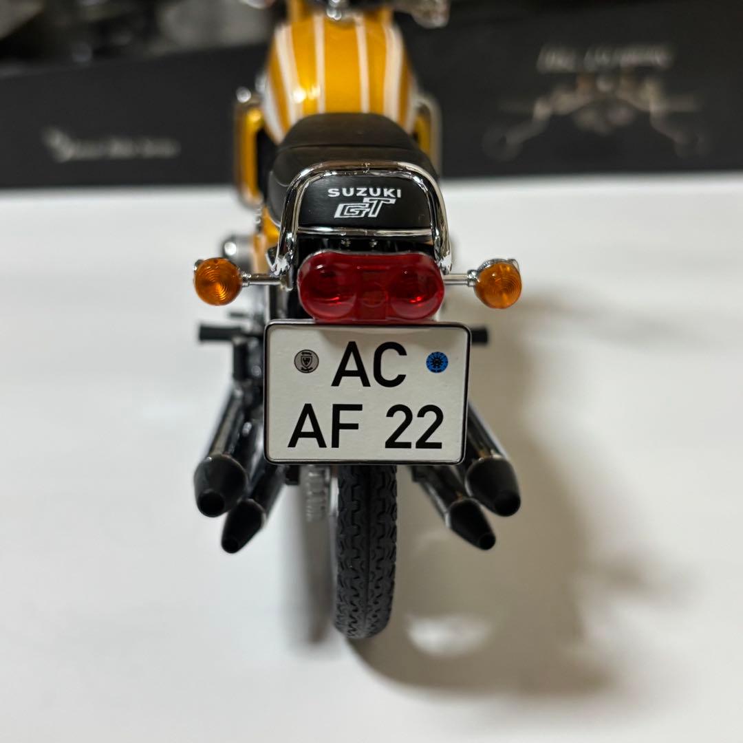 ミニチャンプス1/12スズキGT750J