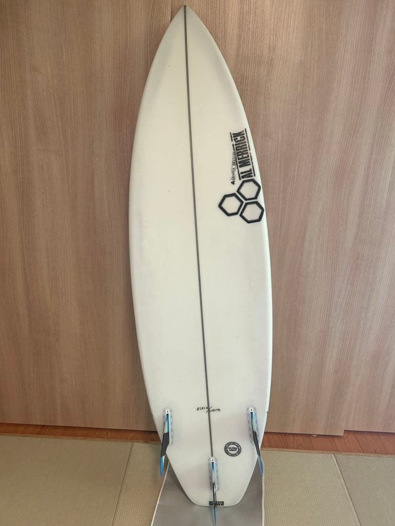 チャンネルアイランド　ブラック&ホワイト　5.9