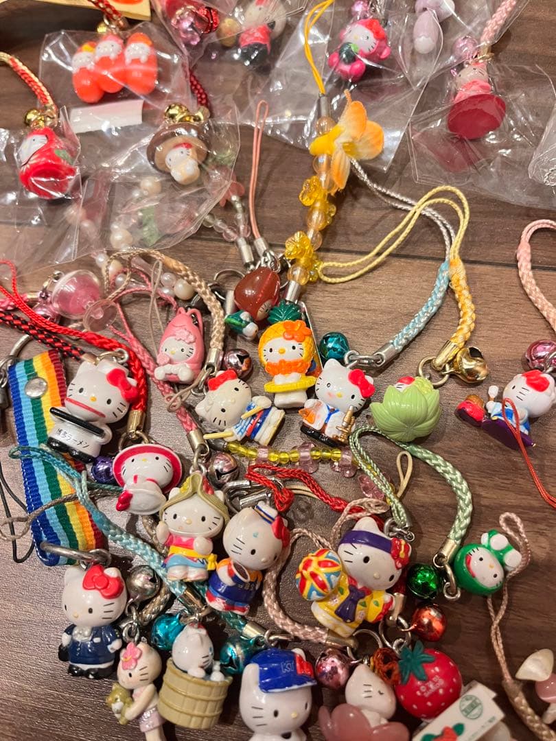 最終値下げ ご当地ハローキティ ストラップ セット 64個セット