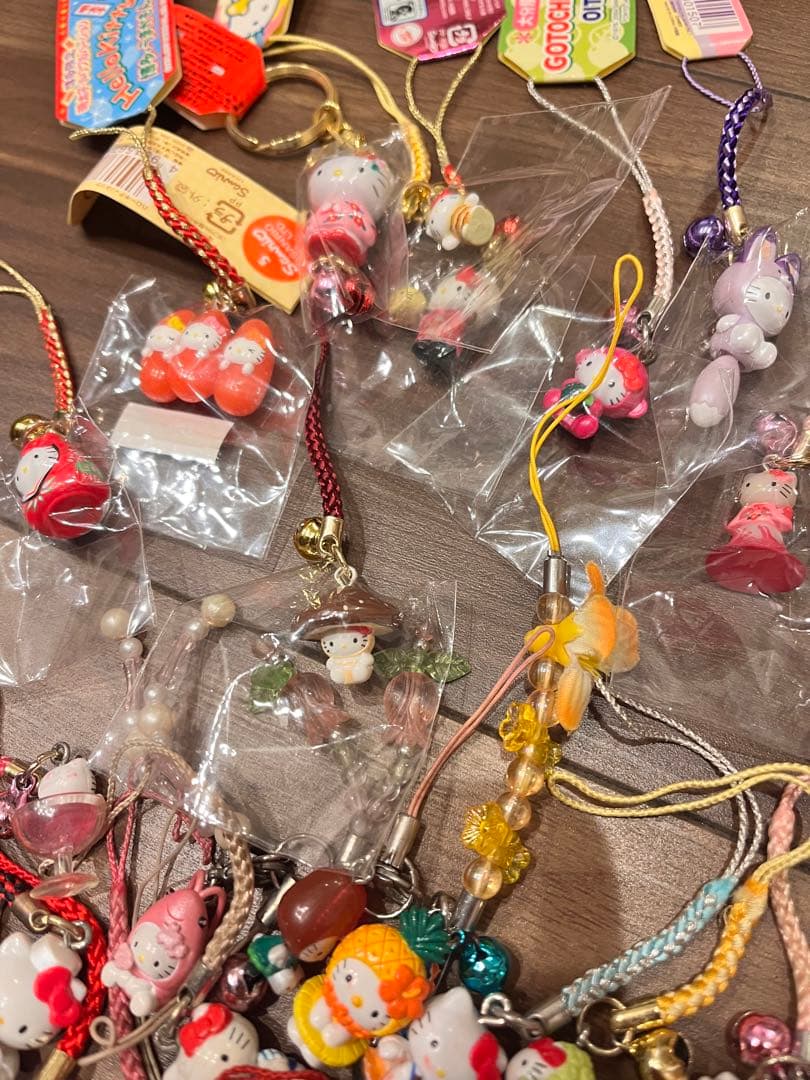 最終値下げ ご当地ハローキティ ストラップ セット 64個セット