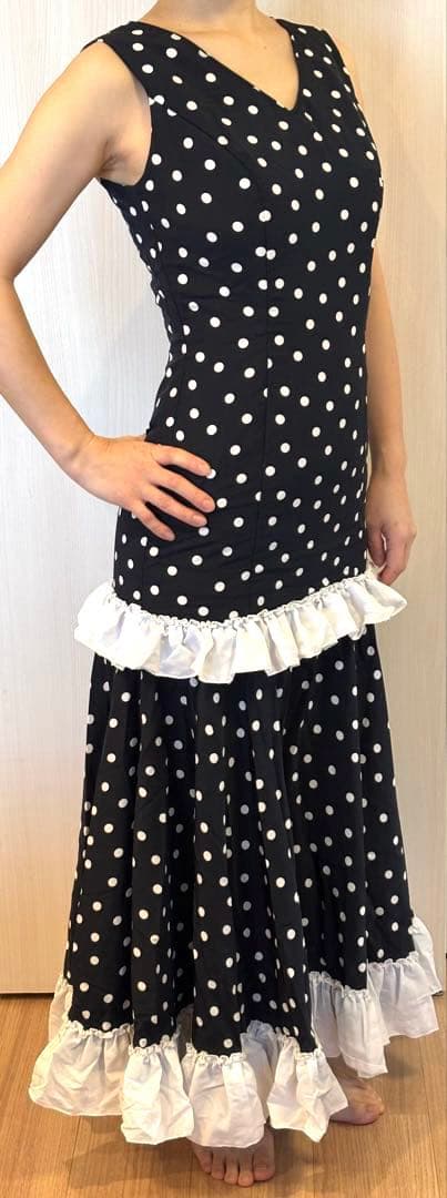 フラメンコ衣装 黒×白 ドット柄 フリル付き ロングワンピース