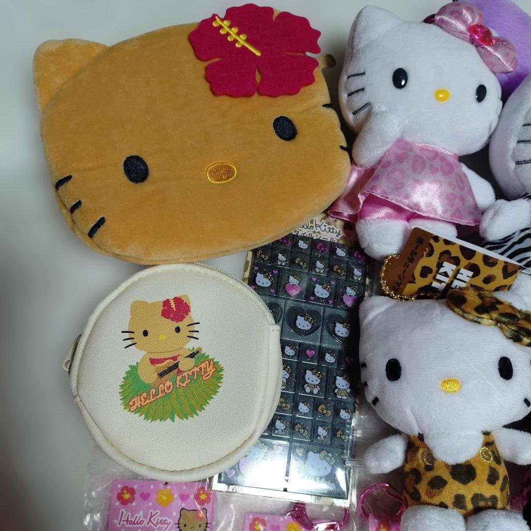 ハローキティ　マスコット　ポーチ　ドームキーホルダー　タイルシール　まとめ