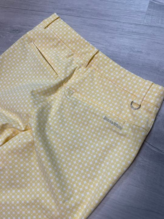 ブラック＆ホワイト　ブラック アンド ホワイト　幾何学柄 テーパード パンツ黄色