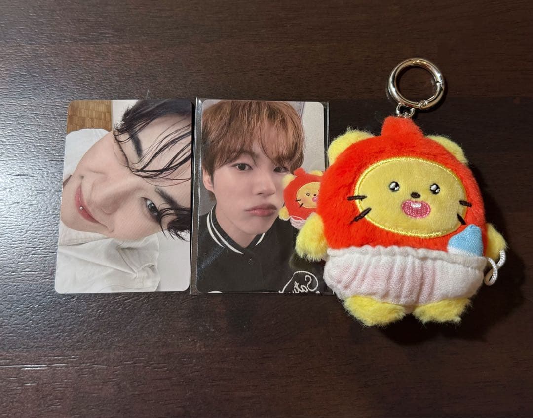 ジェヒョク POPUP 10000円トレカ truz baby キーリングセット