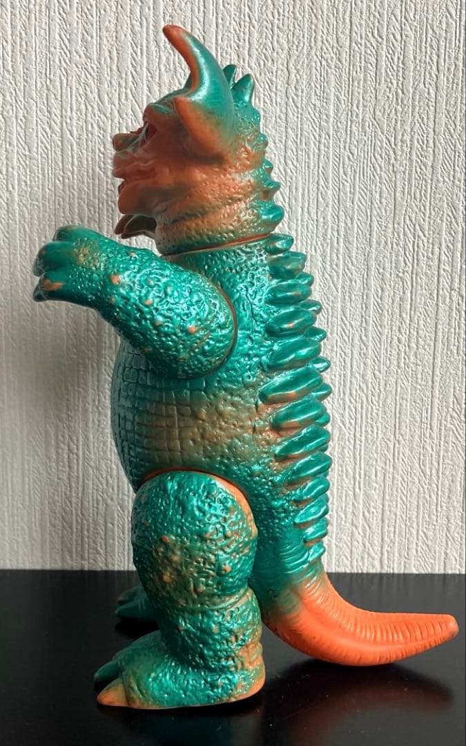 バラゴン　マルサン　スタンダードサイズ　ツノ破損あり　全身メタグリーン塗装