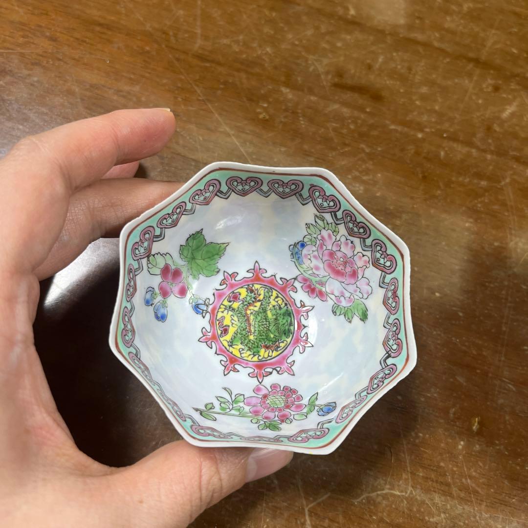 中国景徳鎮産八角形の花柄陶器ペア