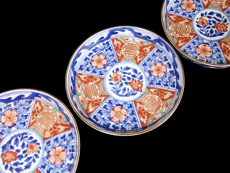 大聖寺伊万里　金襴手　寿に花　牡丹の図　縁高４寸皿　３枚　143AS-CUu