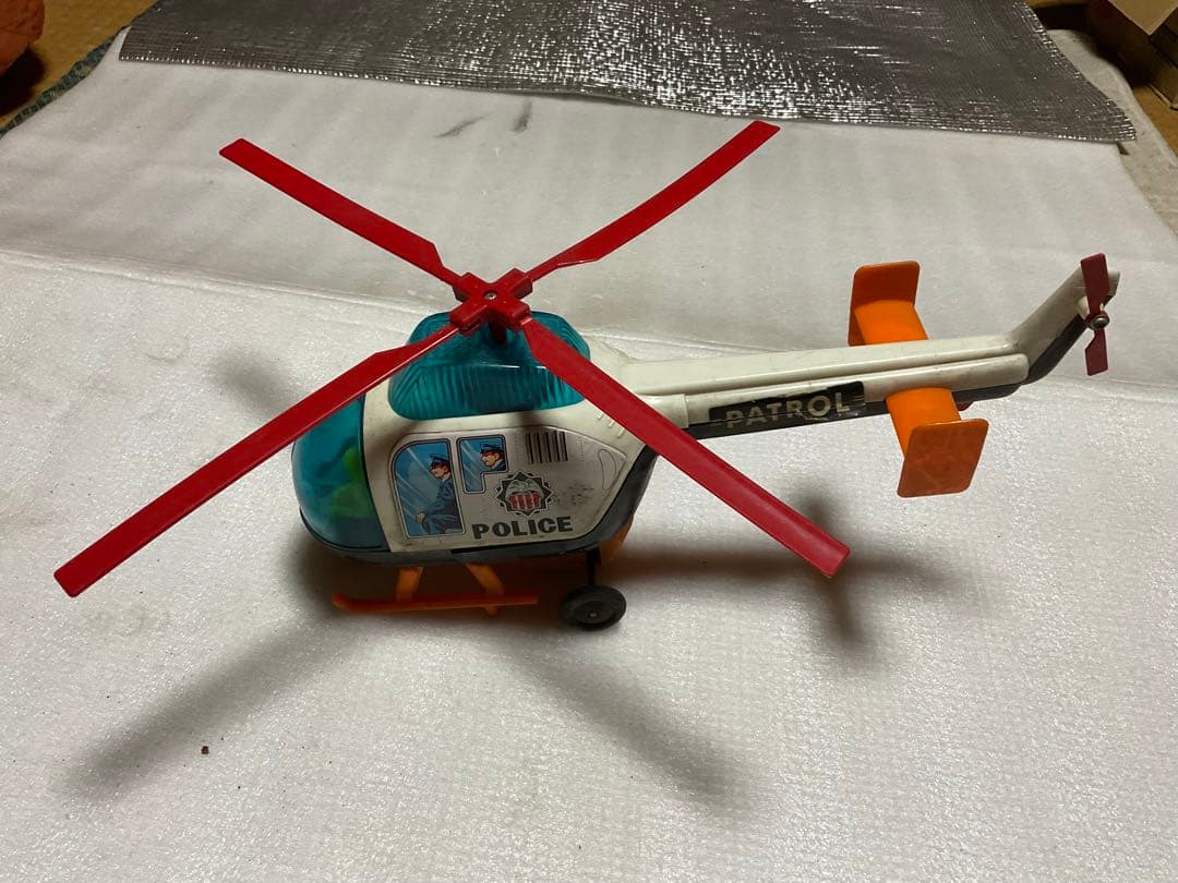 J・TOY／JUNIOR。ポリスパトロールヘリコプター。【単1電池2本使用不動】