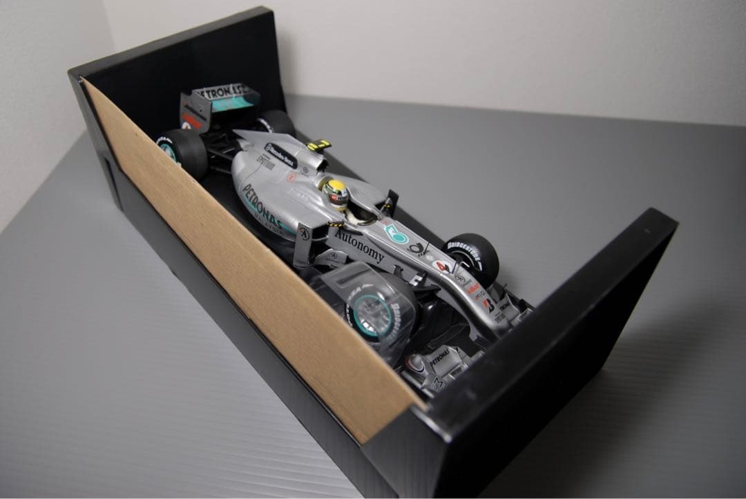 ミニチャンプス F1 メルセデスGP 1/18 ニコ・ロズベルグ ミニカー