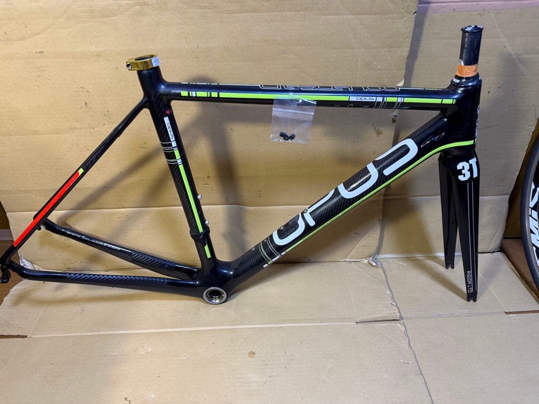 OPUS オープス　CRESCENDO フルカーボン　ロードバイクフレーム