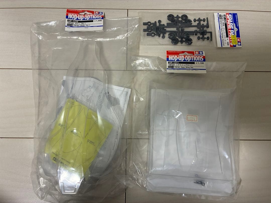 タミヤ　希少TRF201中古シャーシ、新品ボディセット