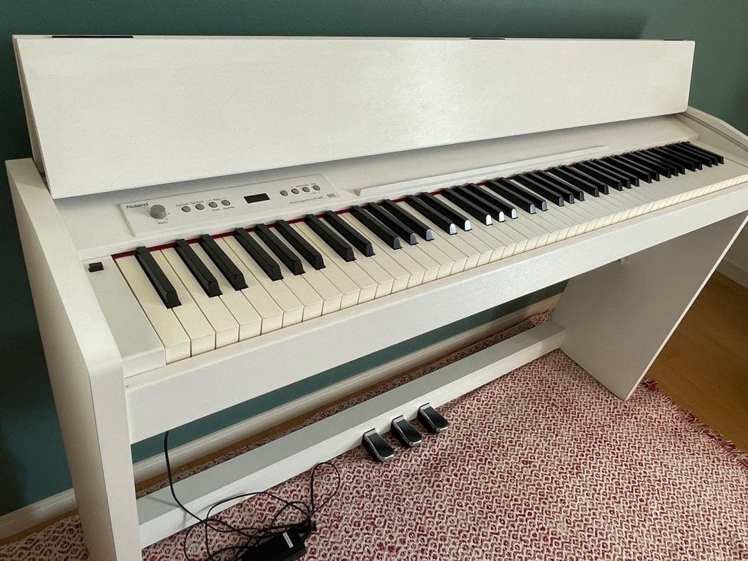 電子ピアノ【内蔵曲多数、録音、メトロノーム機能付き】