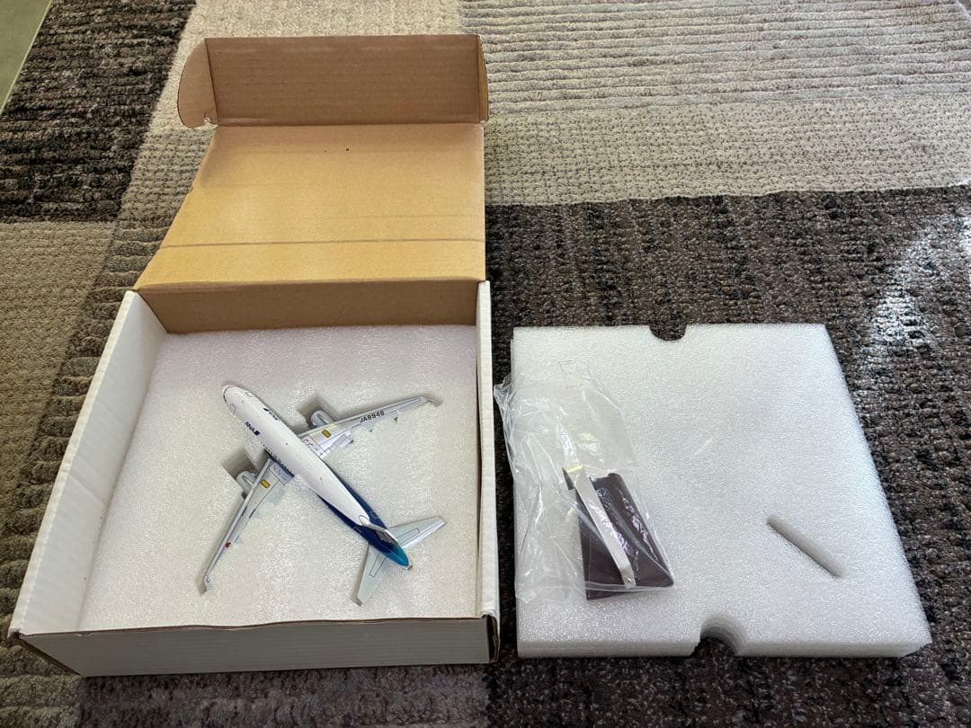 【レア】ANA A320 JA8946 1/200 金属製 JCWINGS