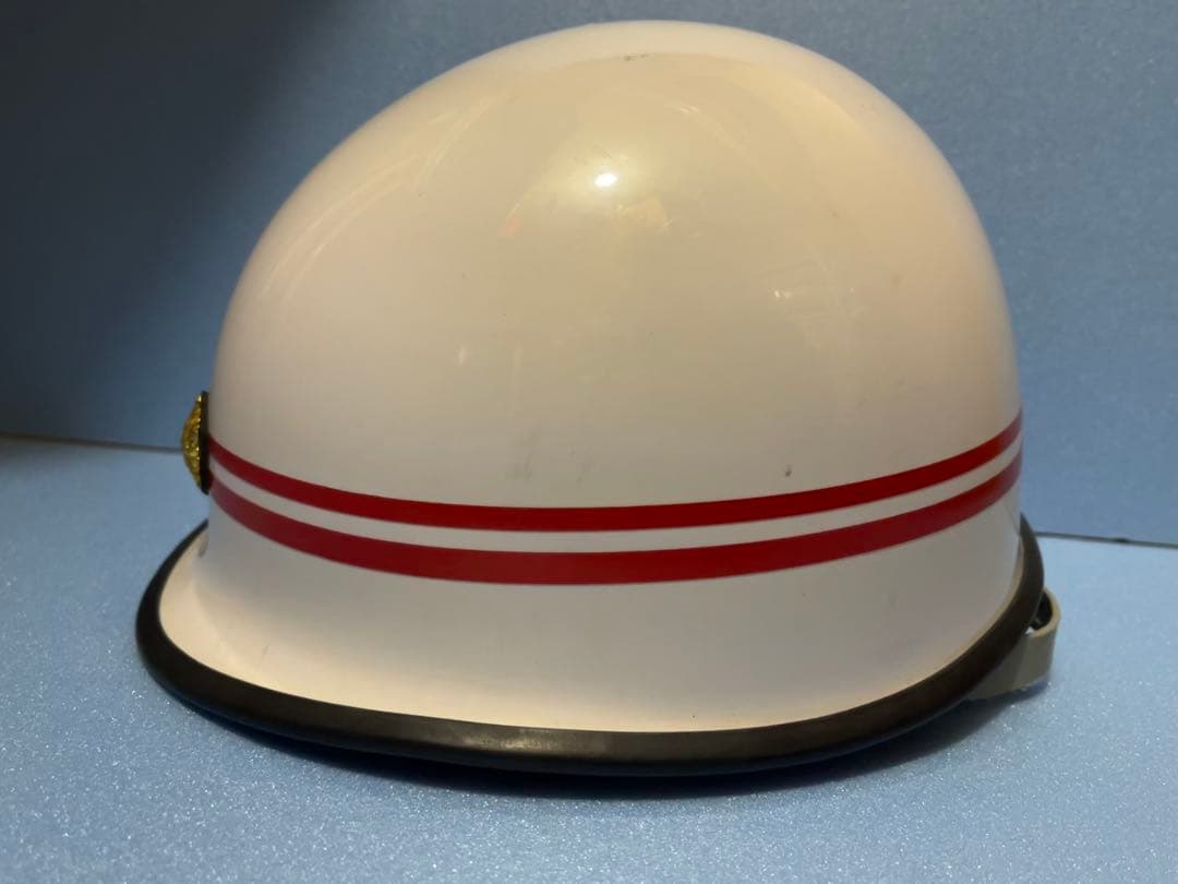 【撮影用】保安帽　ヘルメット　赤ライン　中古品