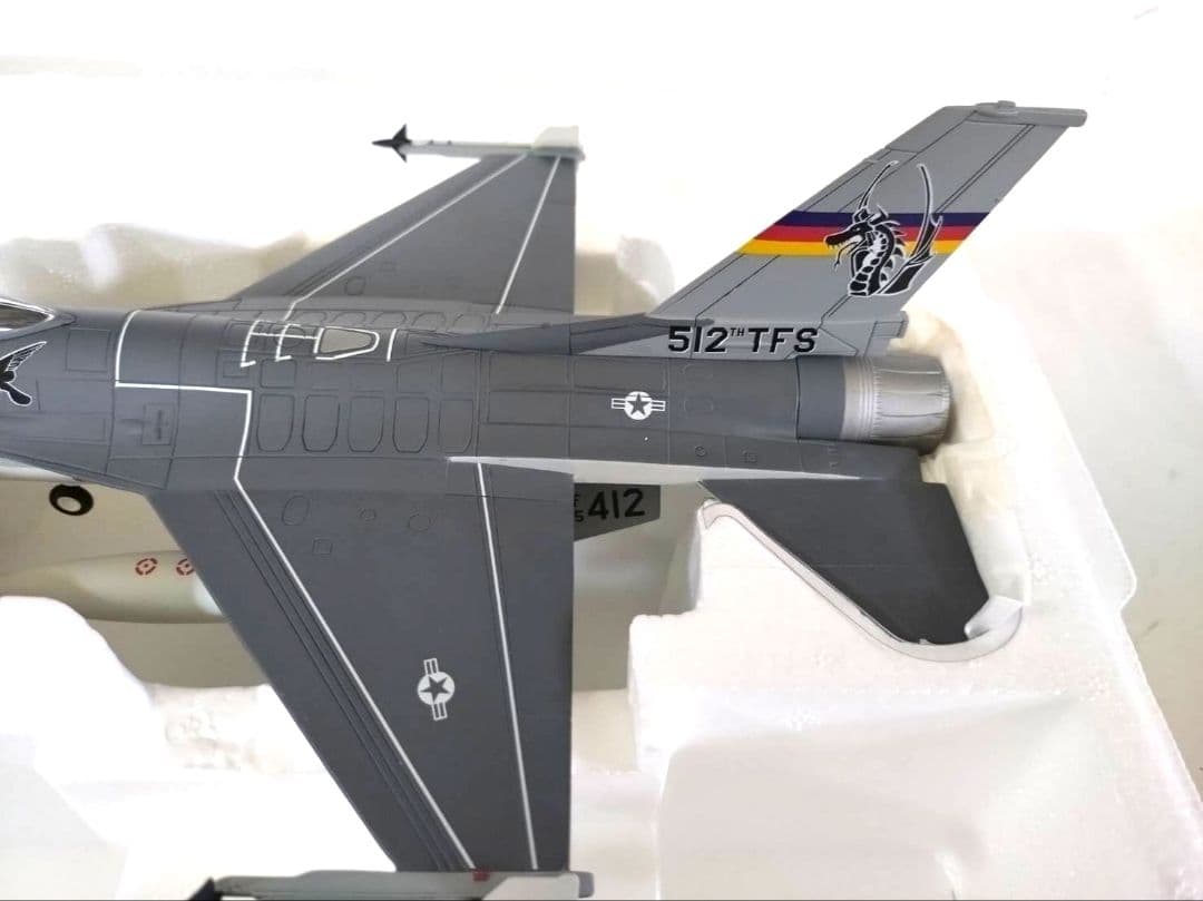 未使用開封品　1/48　COLLECTION ARMOUR F-16ファルコン