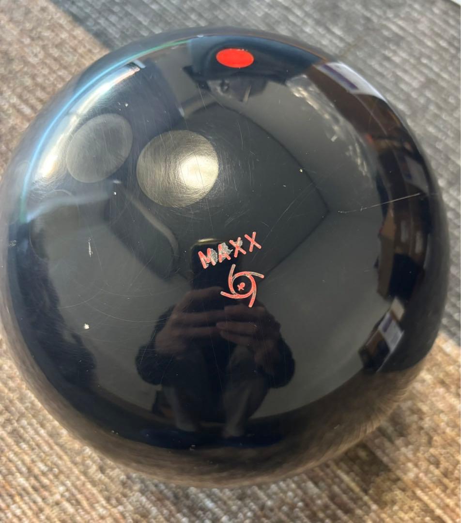 ボウリングボール　ストーム　マーヴェルブラック　15P 10G未満　プラグ済