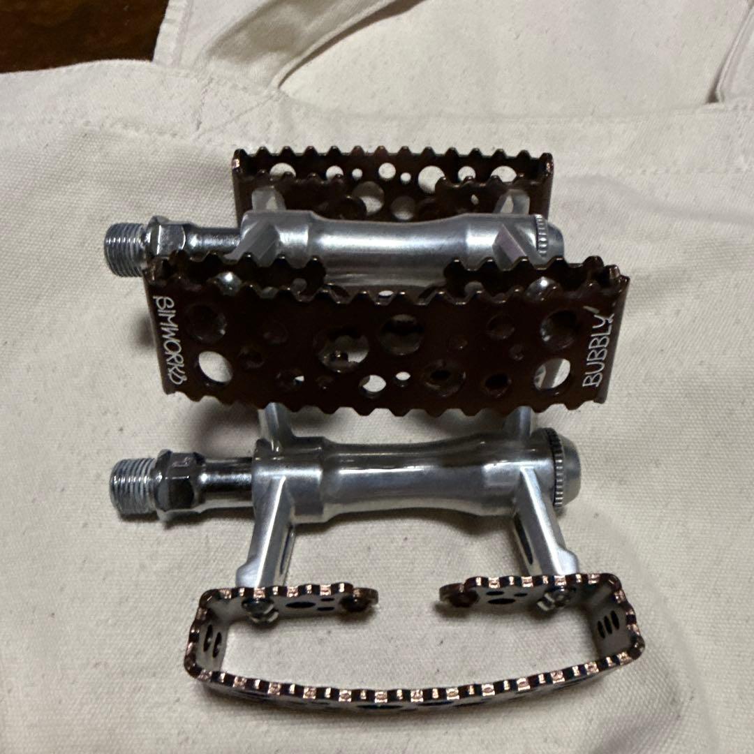 BUBBLY アルミ フラットペダル