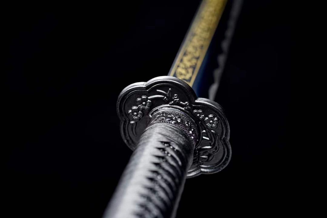 刺繍春刀――（寒梅傲雪）古兵器 武具　刀装具　日本刀　模造刀 居合刀