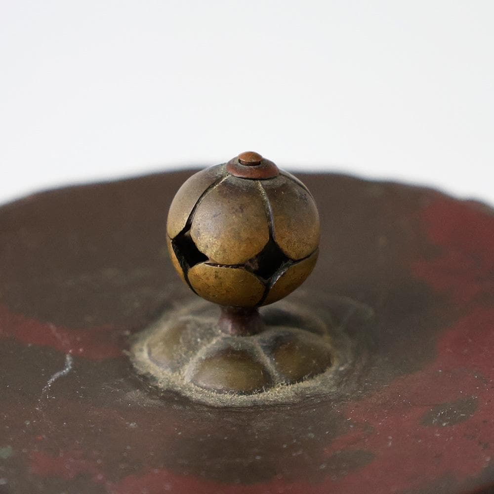 時代年代物 白肌 砂肌 平宝珠形 平丸形 鉄瓶 唐銅蓋クチナシ摘 提手に虫食い