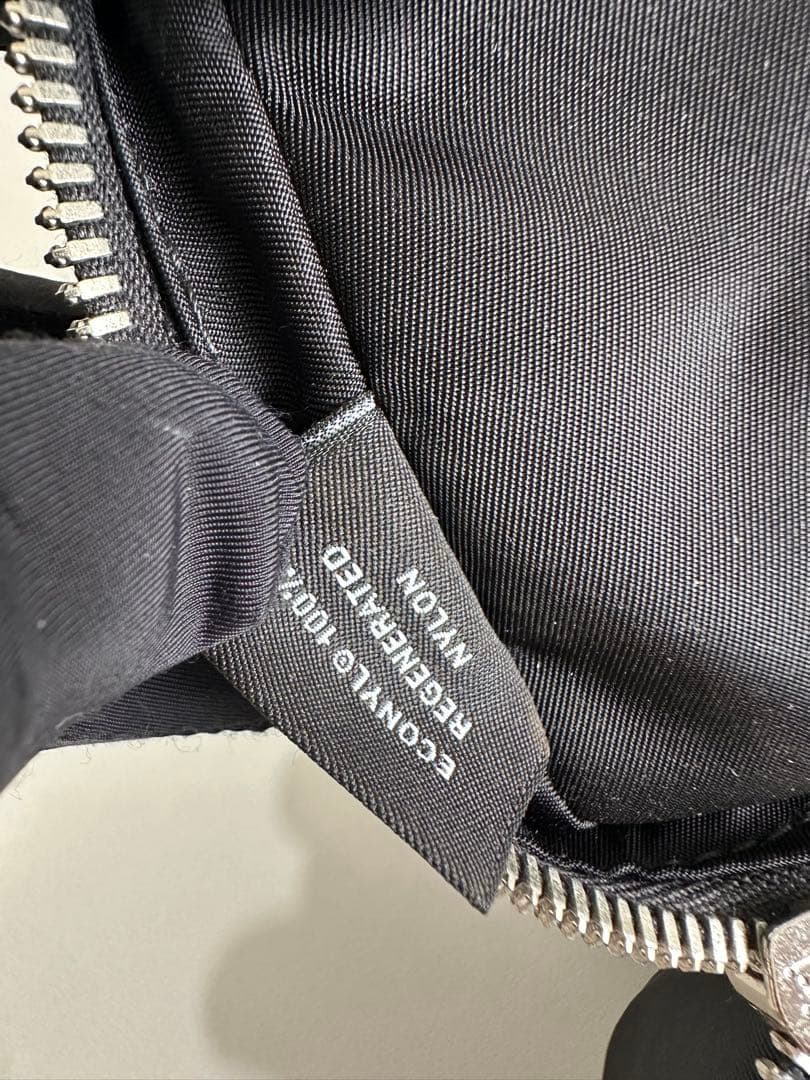 PRADA Re-Nylon サフィアーノレザー ハンドウエイト キャリーケース