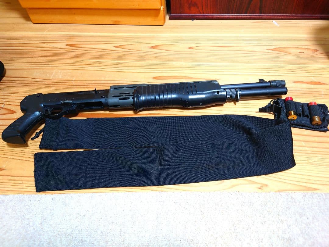 東京マルイ　スパス12　ショットシェル　シェルホルダー　ガンソックス付き