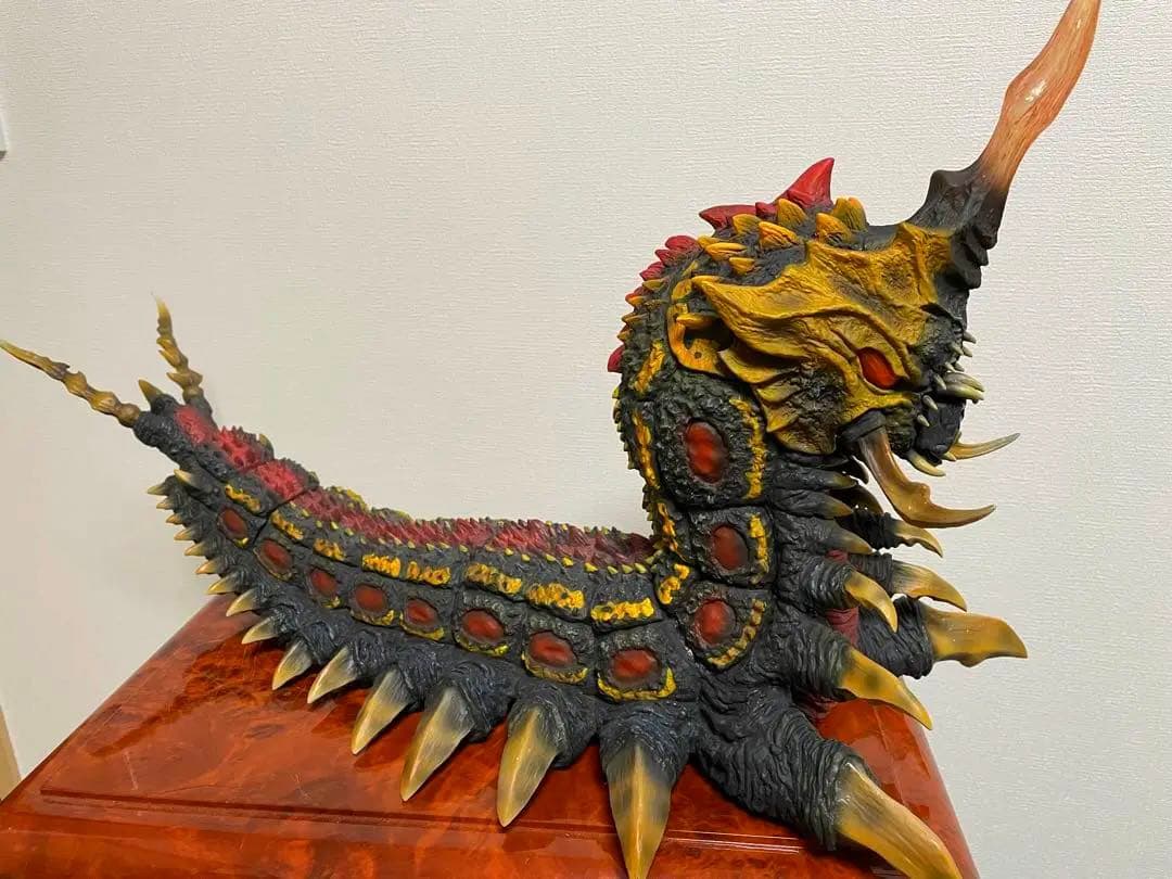 エクスプラス 東宝30cmシリーズ　GOWROW バトラ幼虫決定版