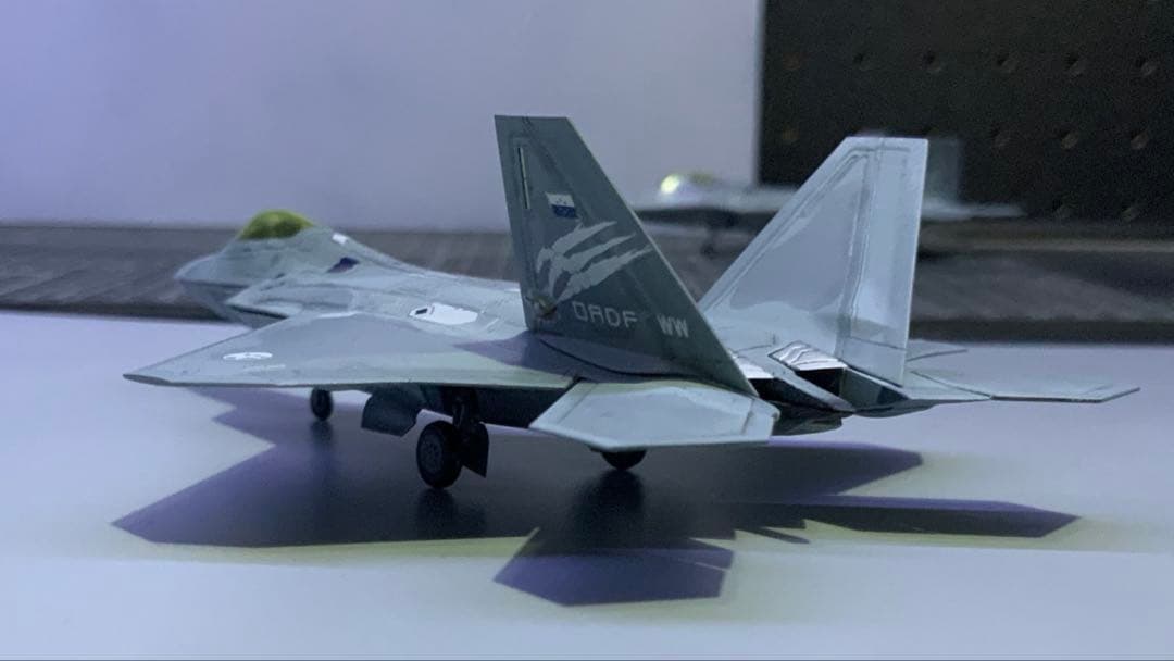 1/144スケールF22ラプターエースコンバット7トリガー仕様