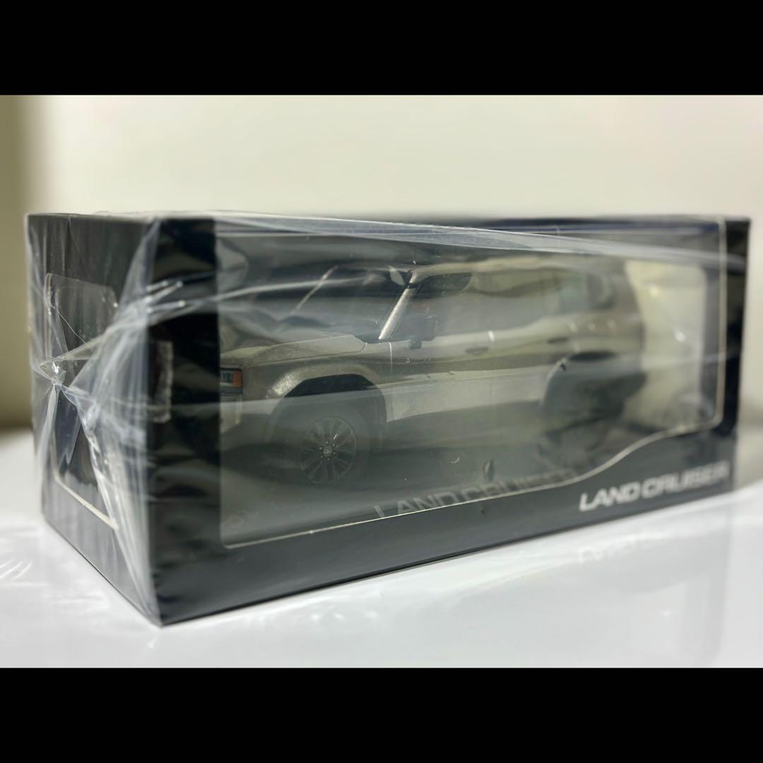 ランドクルーザー\"250\" 1/30 トヨタカラーサンプル〈4V8〉