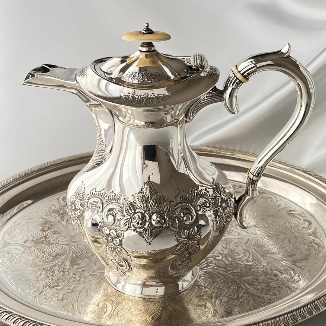 【Pinder Brothers】 ローズのジャグ 薔薇のレリーフ