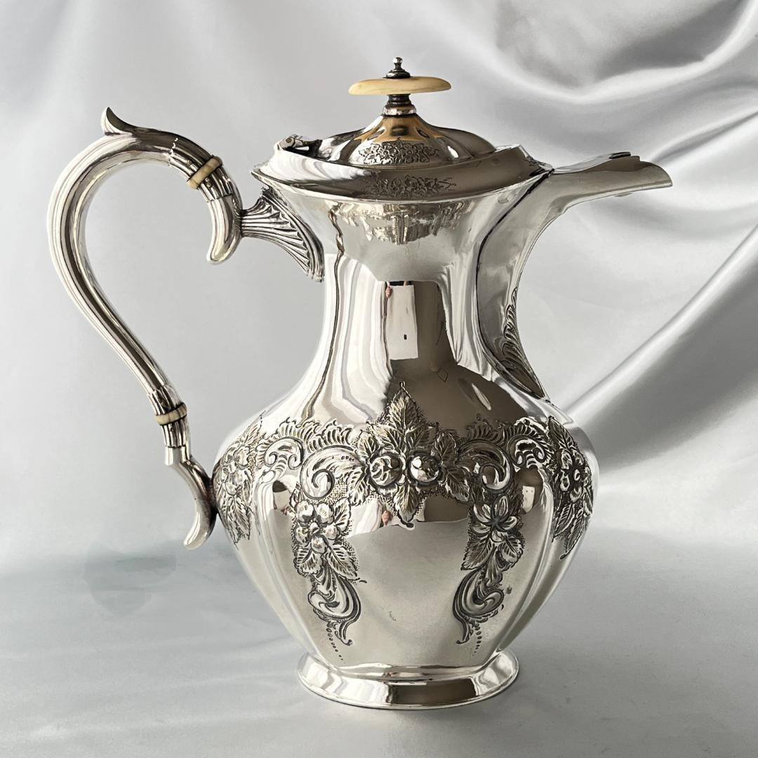 【Pinder Brothers】 ローズのジャグ 薔薇のレリーフ