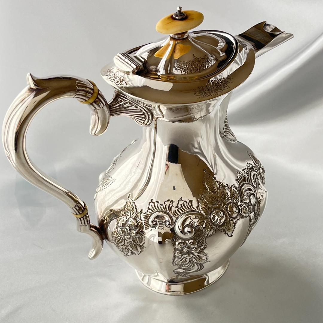 【Pinder Brothers】 ローズのジャグ 薔薇のレリーフ