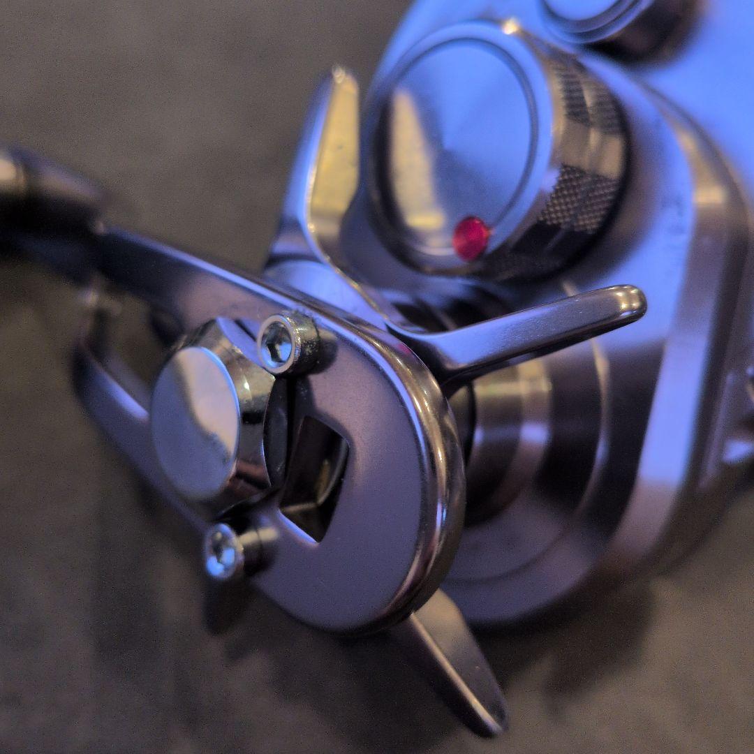 ダイワ　ソルティガ　１５　L 極美品　左