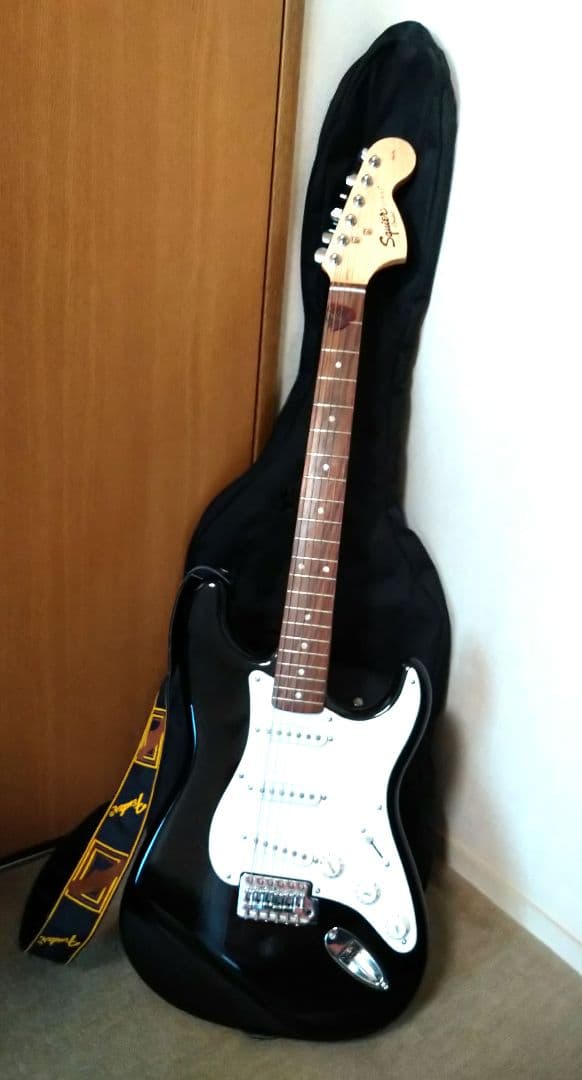 Squier by Fender strat Affinityエレキ用段ボール入