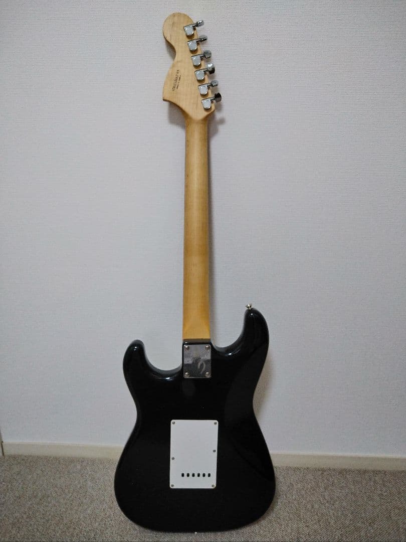 Squier by Fender strat Affinityエレキ用段ボール入