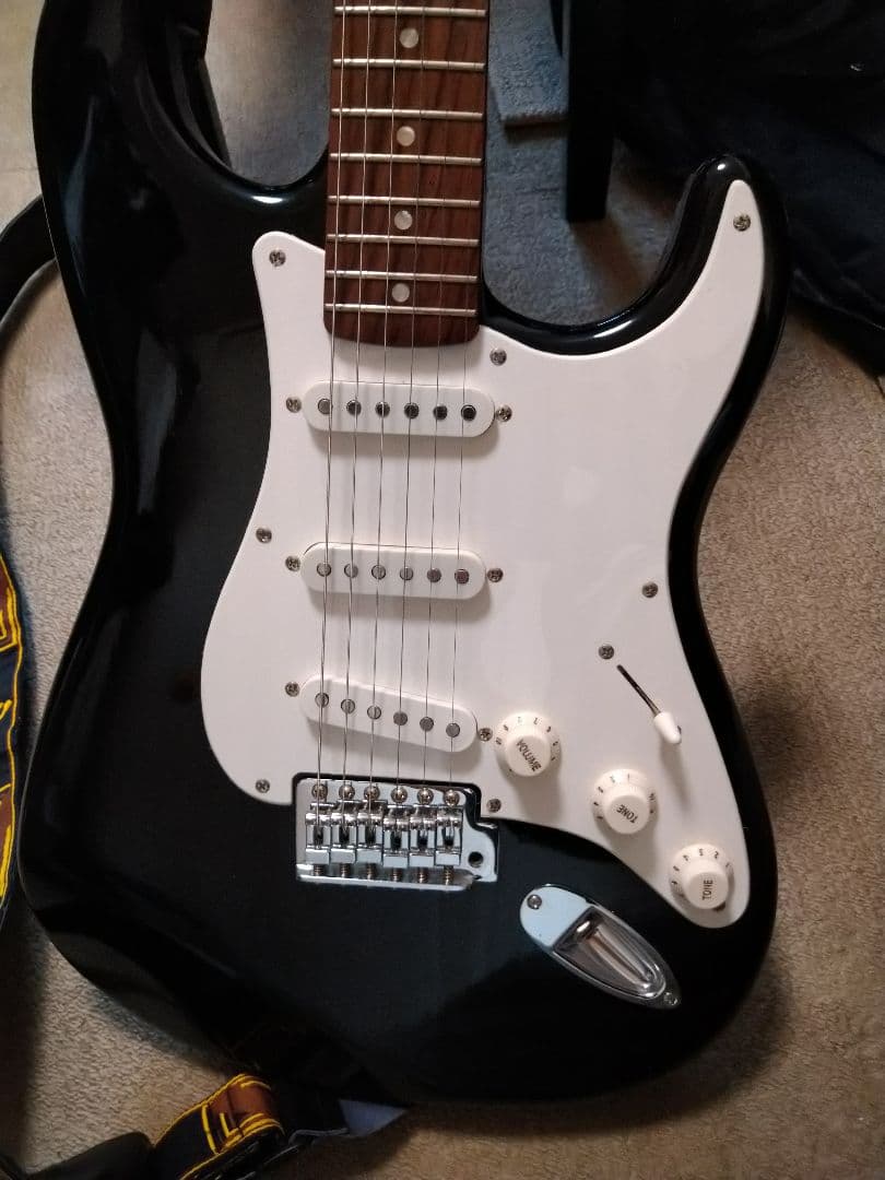 Squier by Fender strat Affinityエレキ用段ボール入
