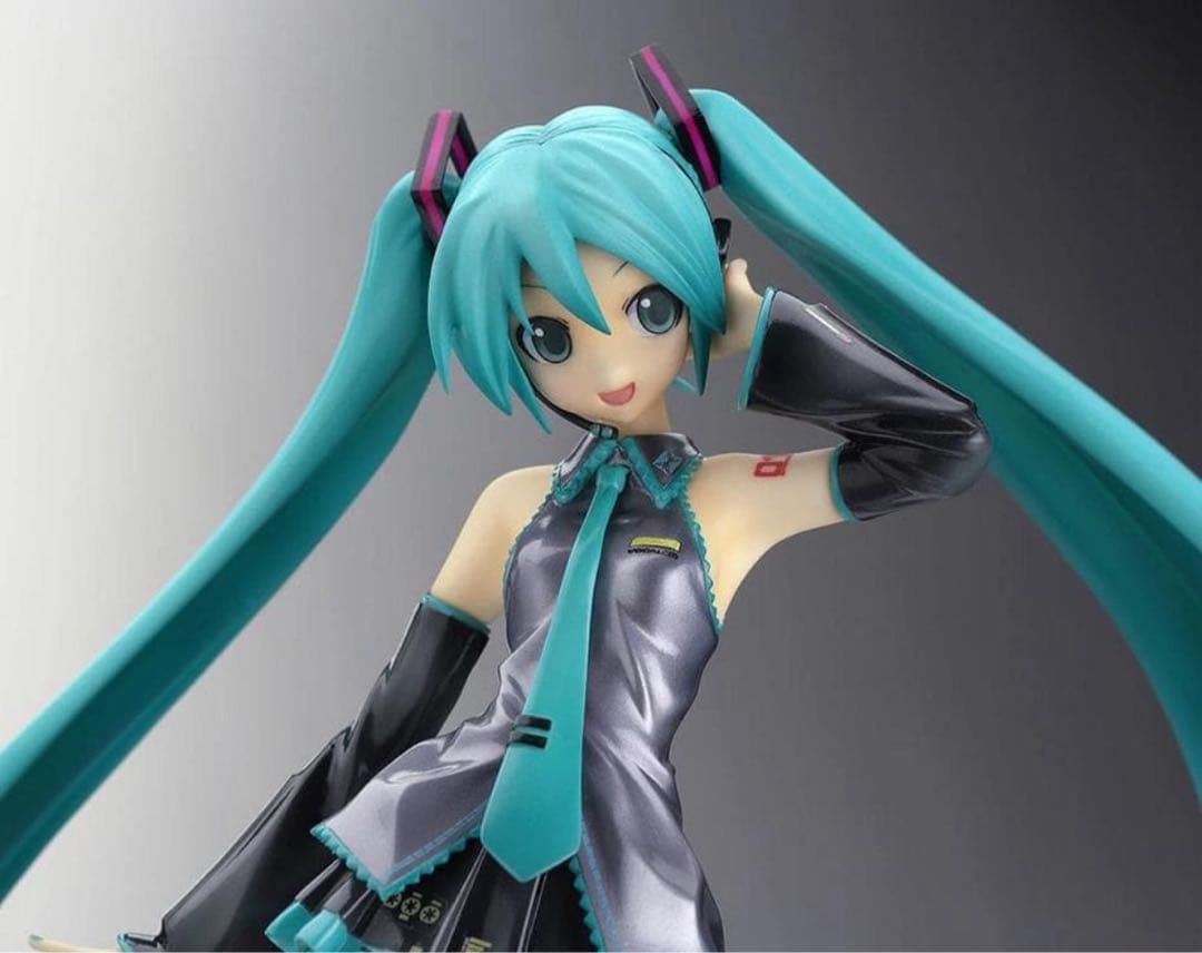 ボーカロイド初音ミクHatsune Miku 1/8スケールフィギュア