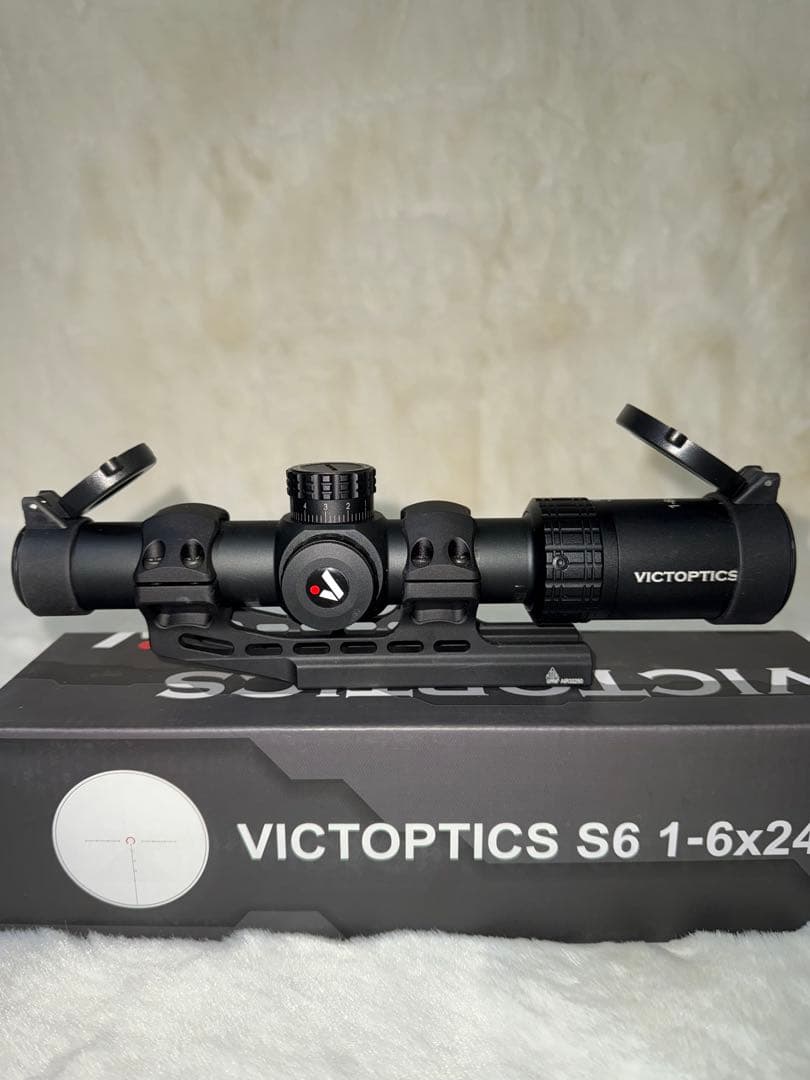 ライフルスコープ　LPVO 1-6×24mm 箱、付属品付き