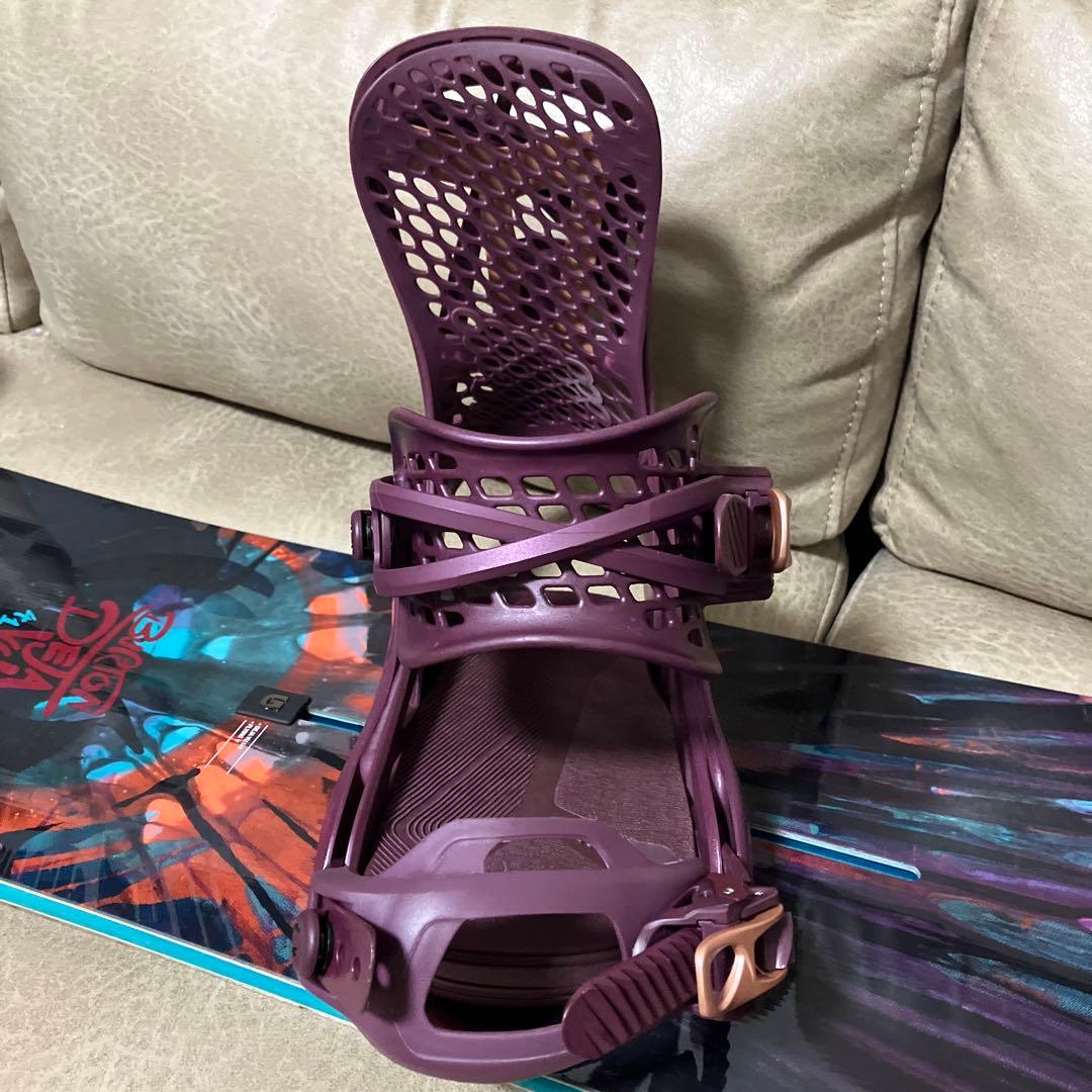 BURTON DEJAVU 141 × BURTON Escapade M