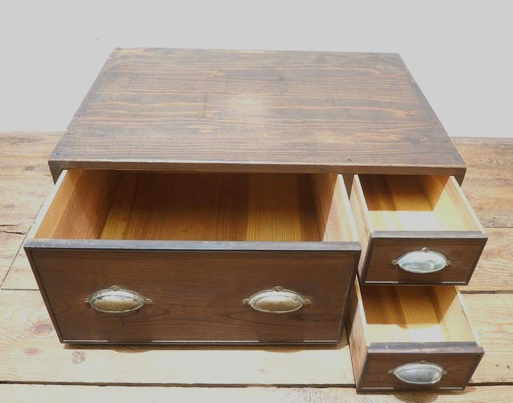 1377 アンティーク　ロータイプの収納棚　展示台　テレビ台　ケース　レトロ