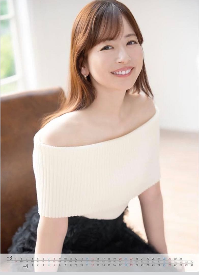 直筆サイン入り　皆藤愛子さん　壁掛けカレンダー　2026年 Aiko Kaito